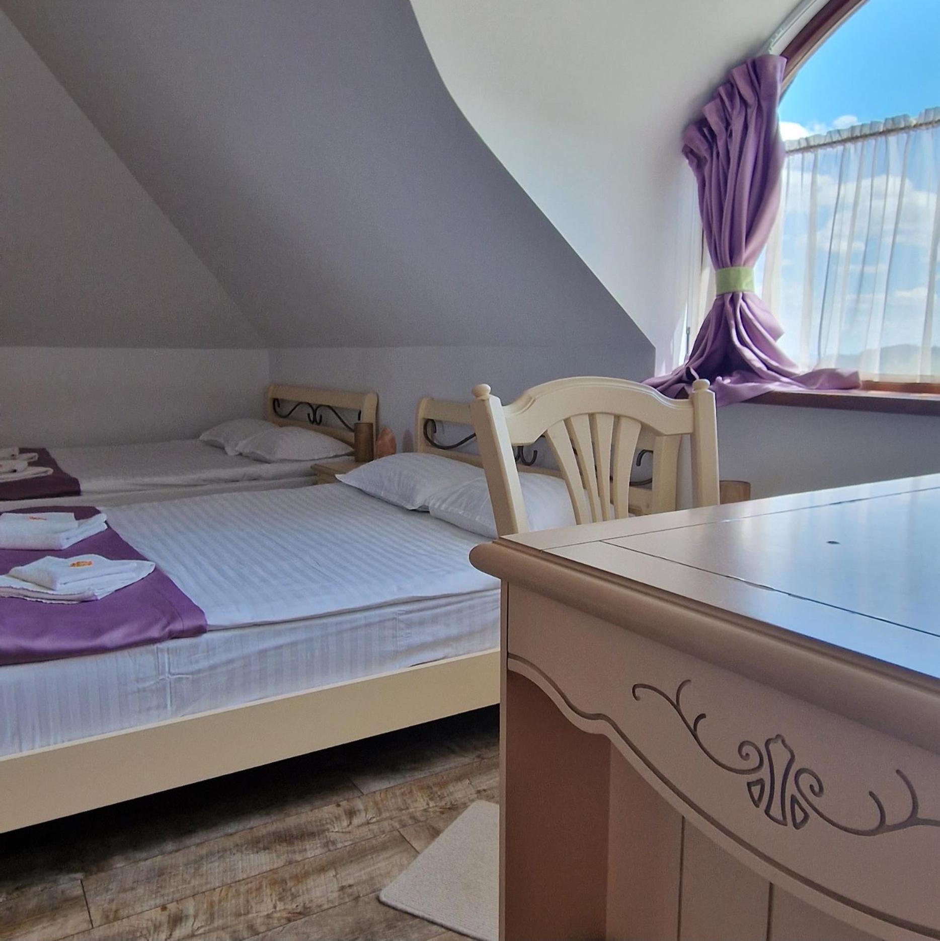 Hotel Provence Suceava Exterior foto