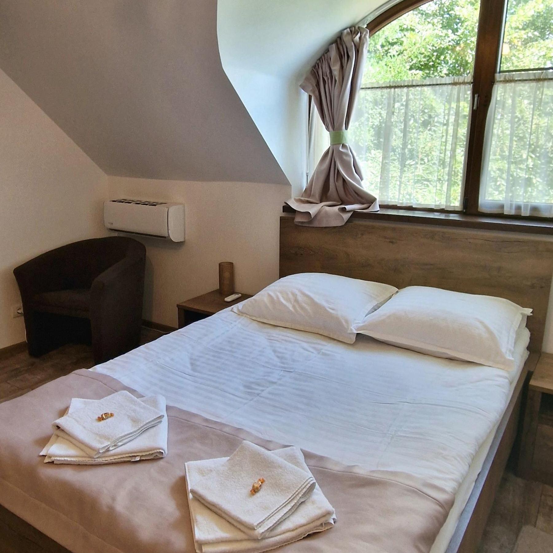 Hotel Provence Suceava Exterior foto